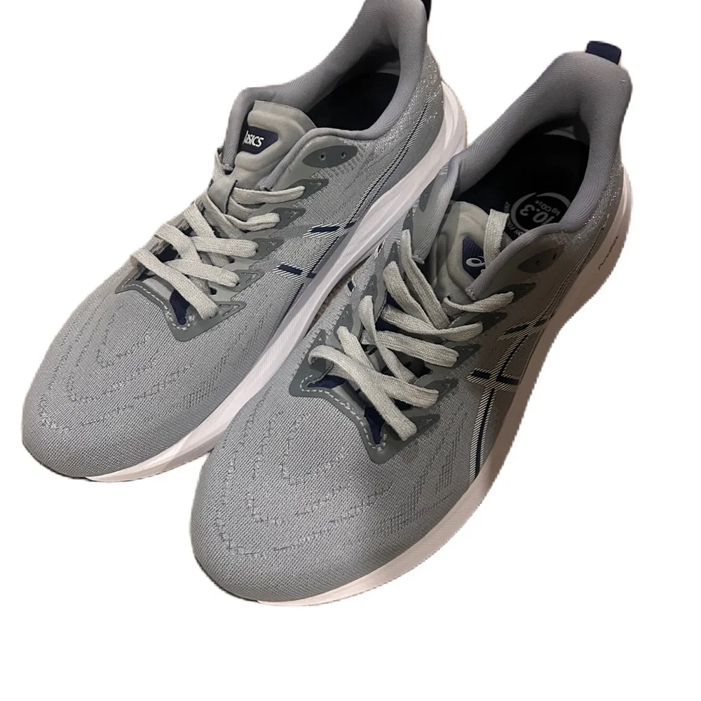 Asics Men’s Light Gray Athletic Tennis Shoes Sz. 10 NWT/ New in Box